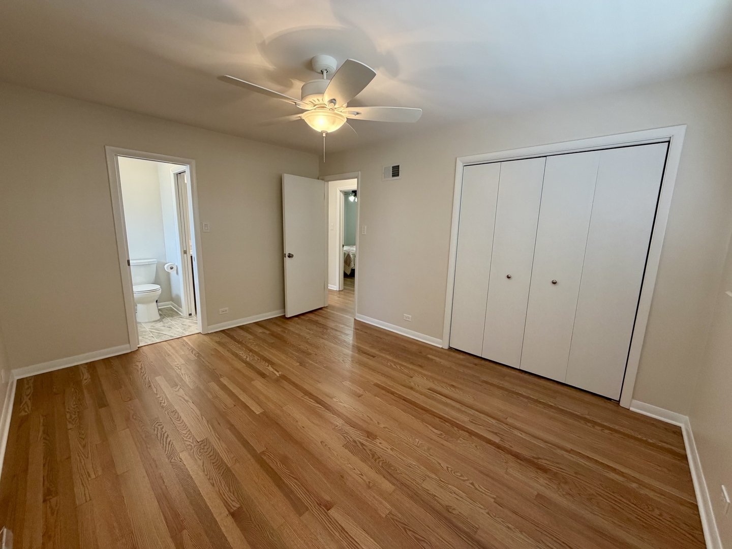 8927 S Sacramento Avenue, Evergreen Park, IL 60805
