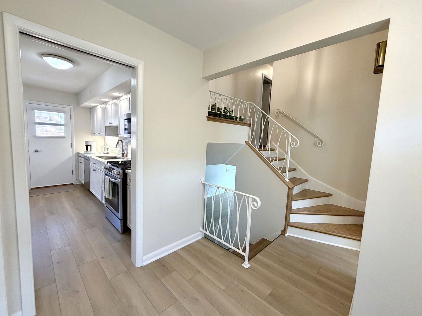 8927 S Sacramento Avenue, Evergreen Park, IL 60805