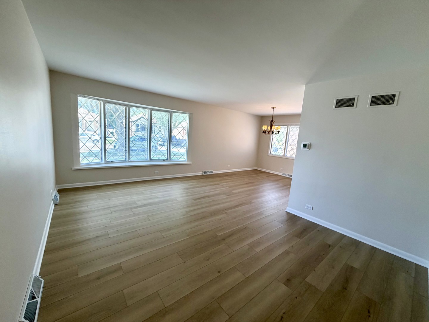 8927 S Sacramento Avenue, Evergreen Park, IL 60805