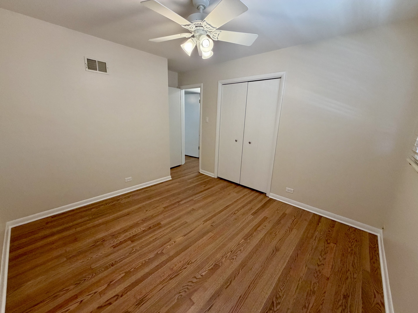 8927 S Sacramento Avenue, Evergreen Park, IL 60805