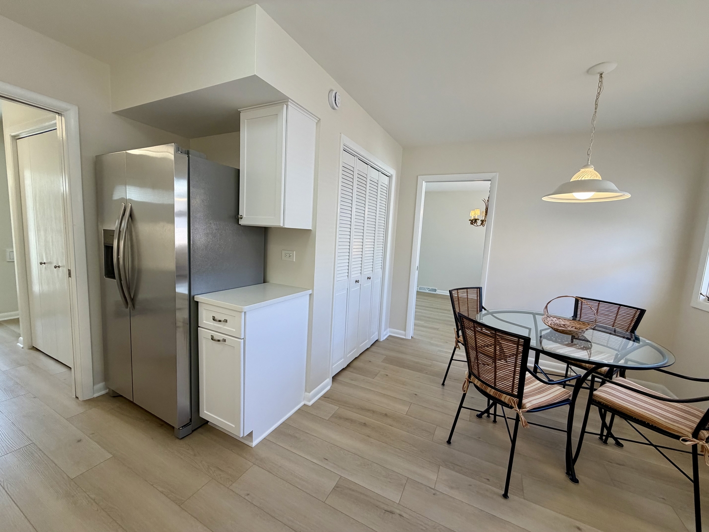 8927 S Sacramento Avenue, Evergreen Park, IL 60805