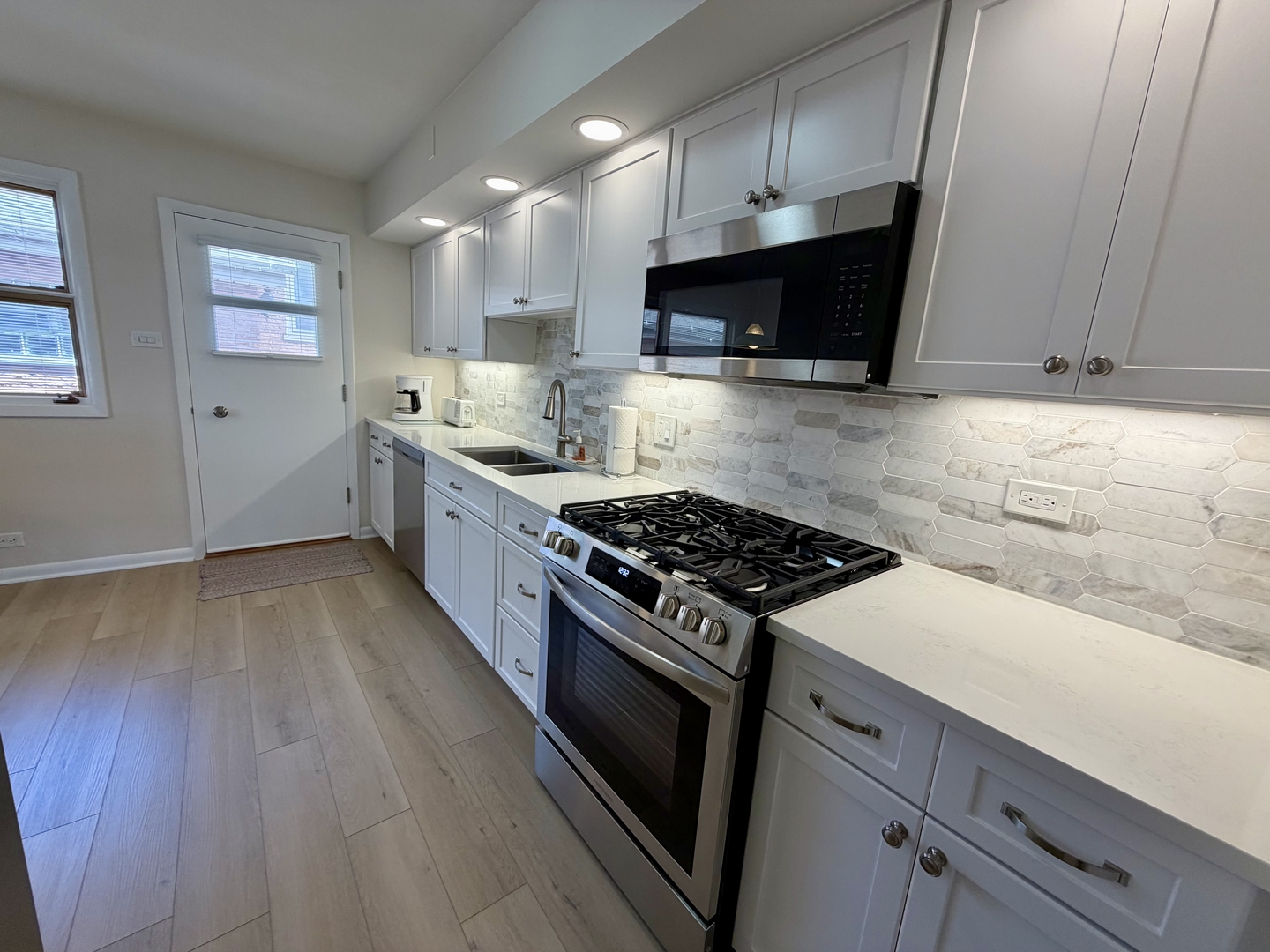 8927 S Sacramento Avenue, Evergreen Park, IL 60805