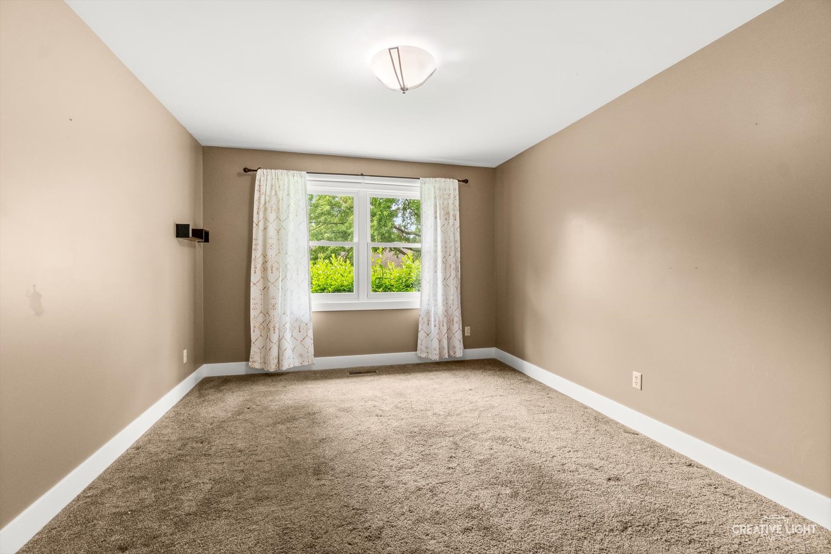 6 Glengarry Lane, Sugar Grove, IL 60554