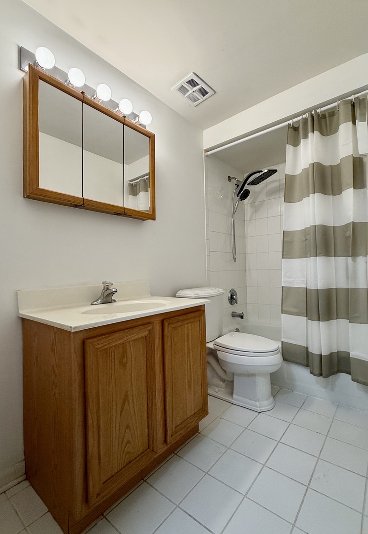 6447 S Narragansett Avenue #1B, Chicago, IL 60638
