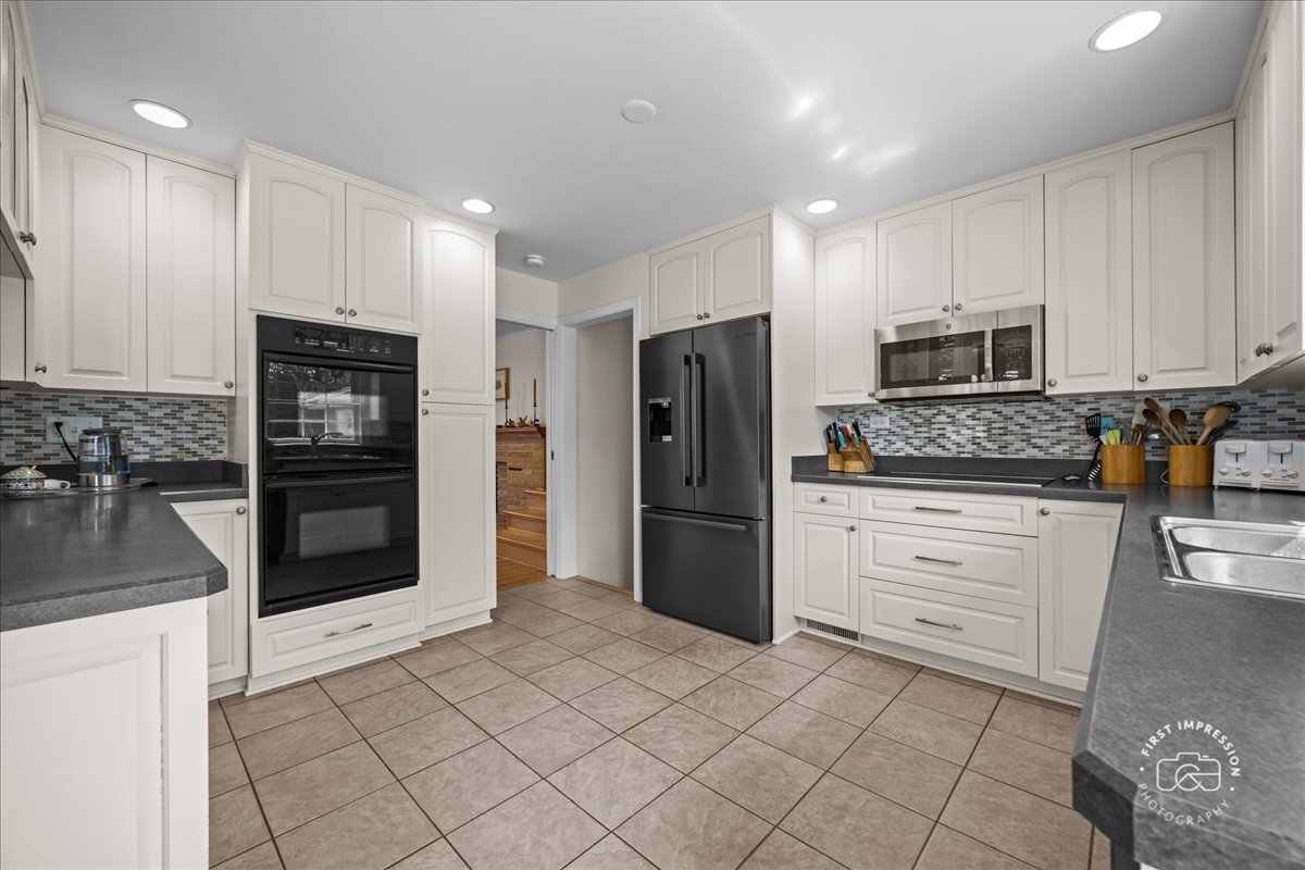 1419 E Forest Avenue, Wheaton, IL 60187