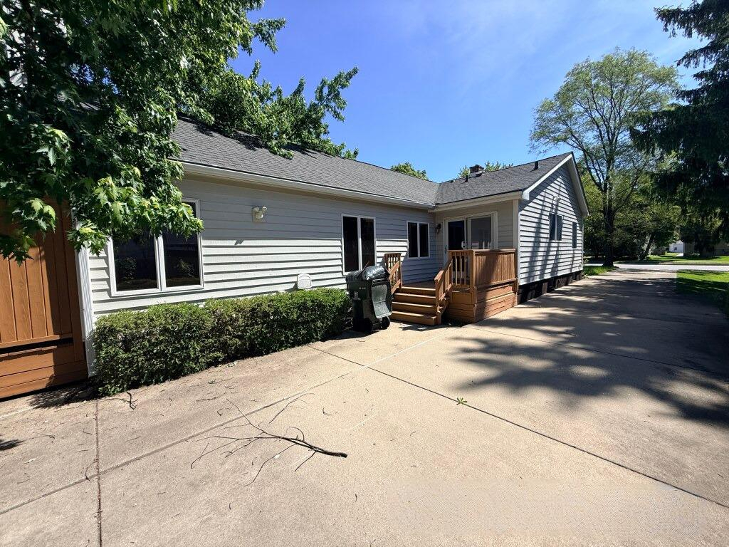 827 N Loomis Street, Naperville, IL 60563