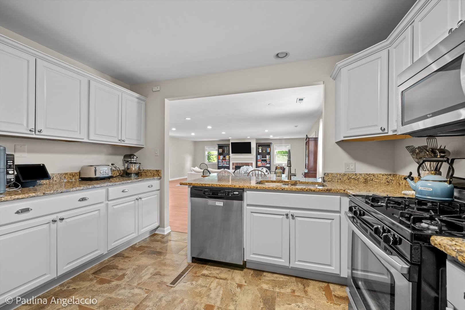 5547 S Bruner Street, Hinsdale, IL 60521