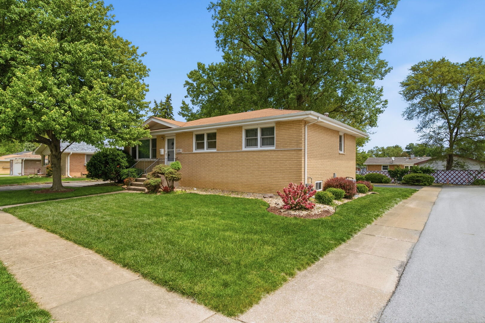 13119 Linder Avenue, Crestwood, IL 60418