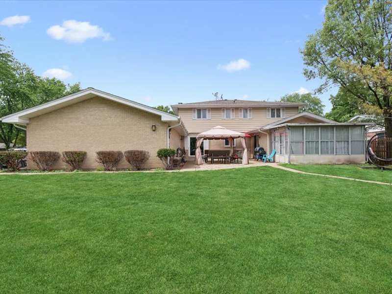 204 WESTPORT Drive, Joliet, IL 60431