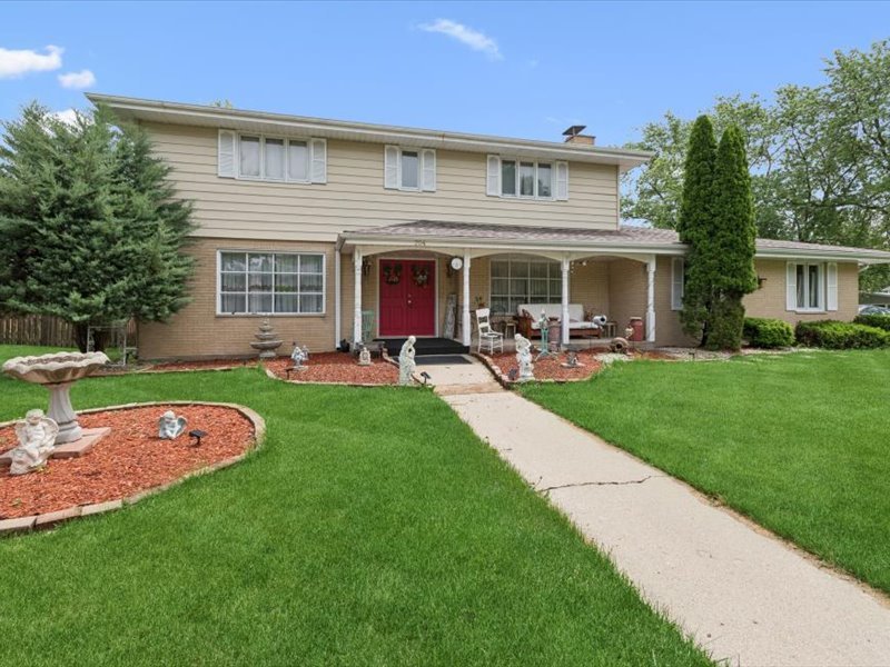 204 WESTPORT Drive, Joliet, IL 60431