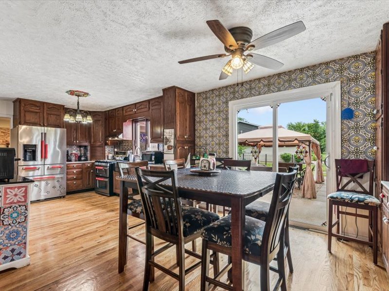204 WESTPORT Drive, Joliet, IL 60431