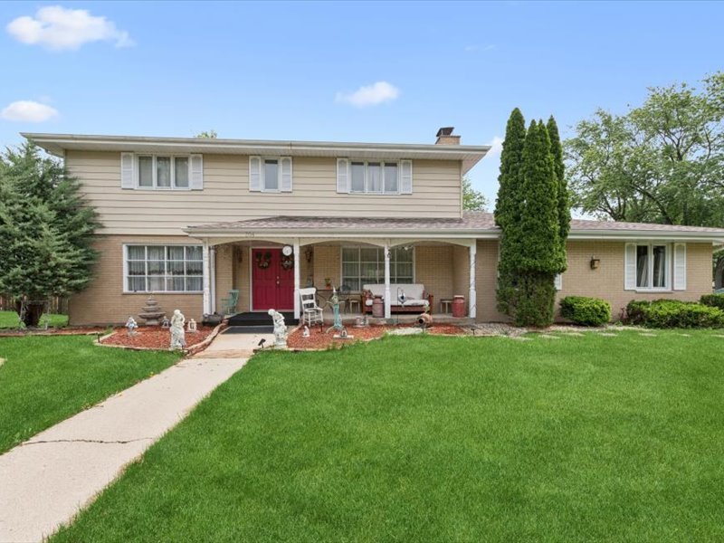 204 WESTPORT Drive, Joliet, IL 60431