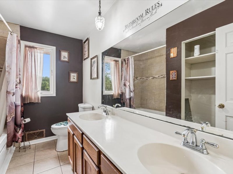 204 WESTPORT Drive, Joliet, IL 60431