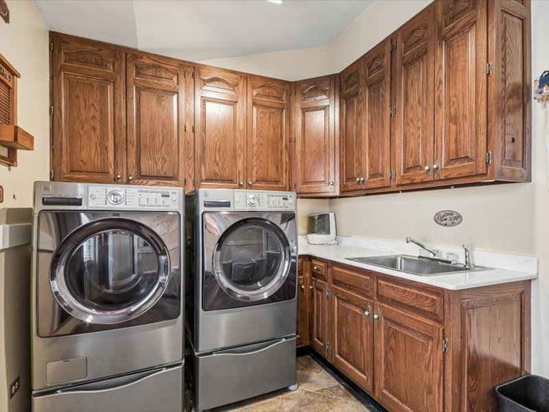204 WESTPORT Drive, Joliet, IL 60431