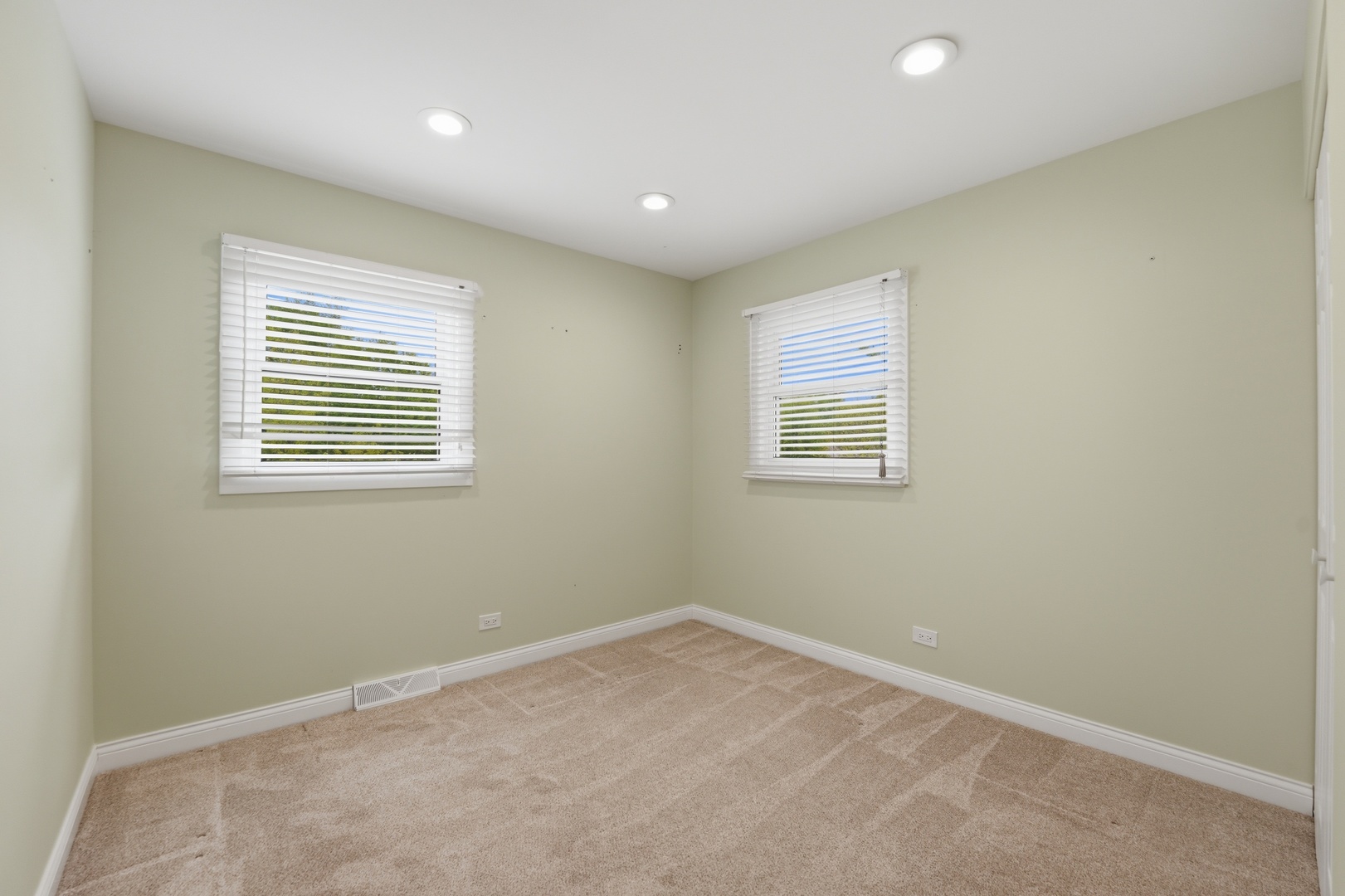 4065 Winston Drive, Hoffman Estates, IL 60192