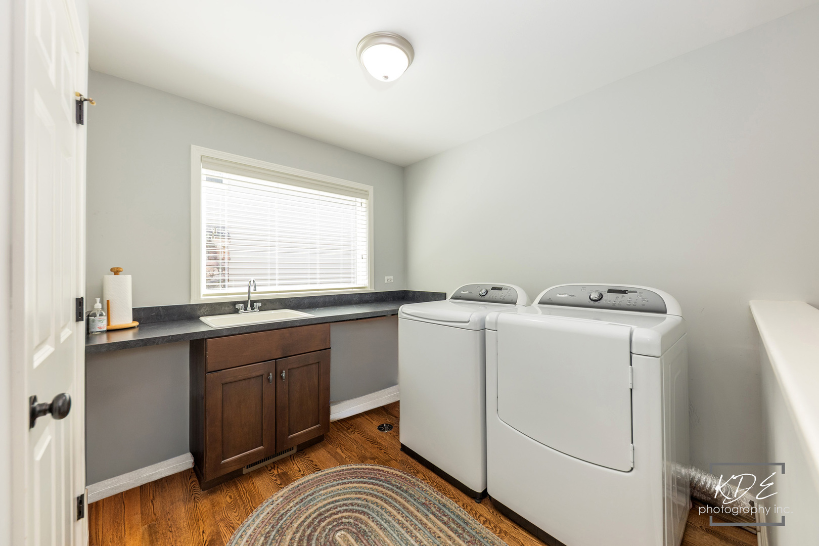 1126 Kings Point Court, Naperville, IL 60563