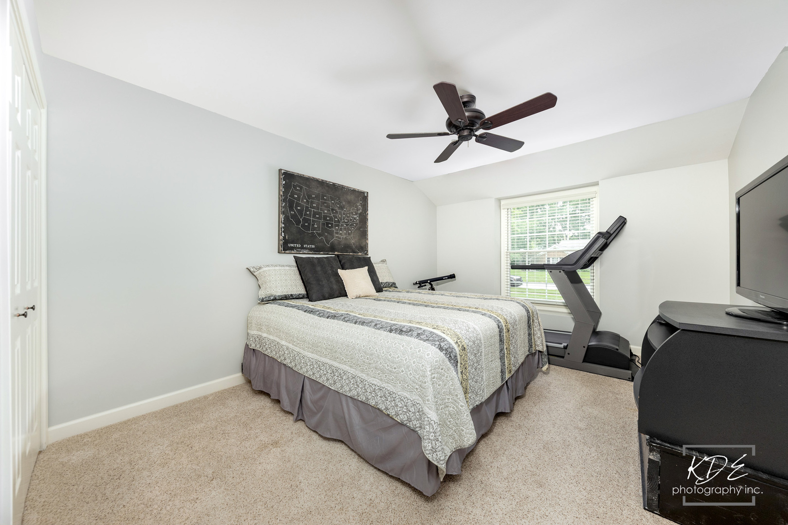 1126 Kings Point Court, Naperville, IL 60563