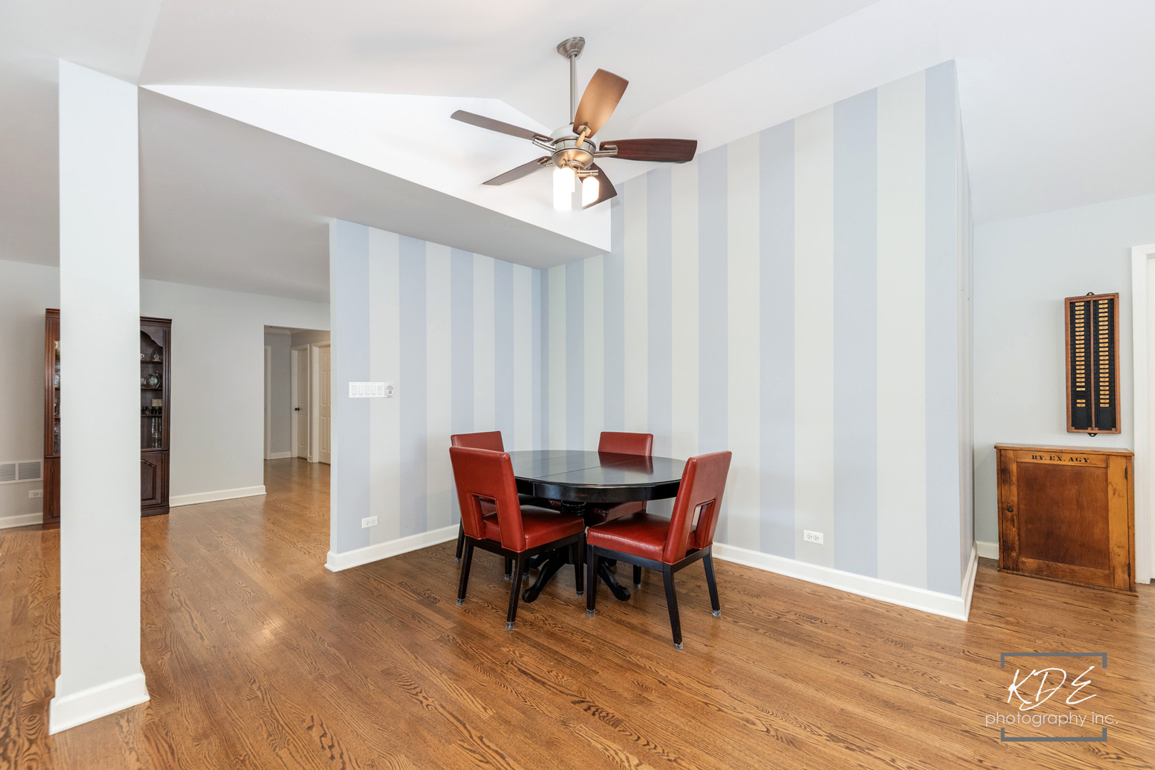 1126 Kings Point Court, Naperville, IL 60563