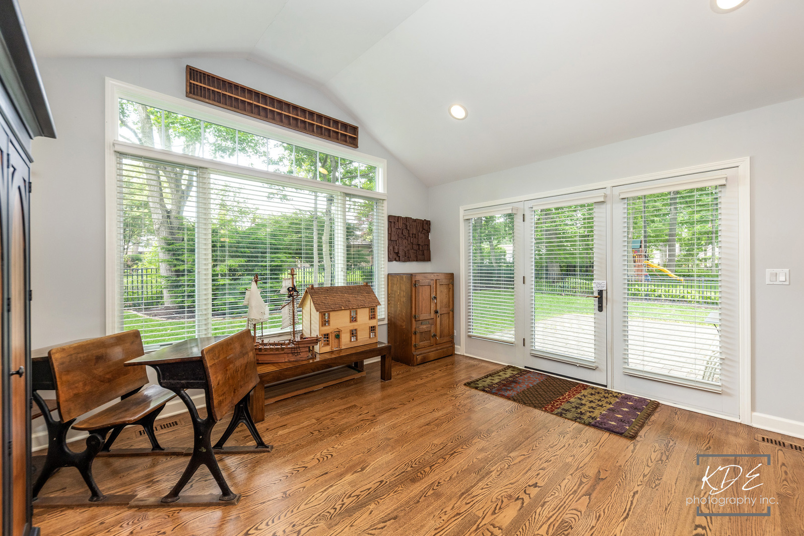 1126 Kings Point Court, Naperville, IL 60563