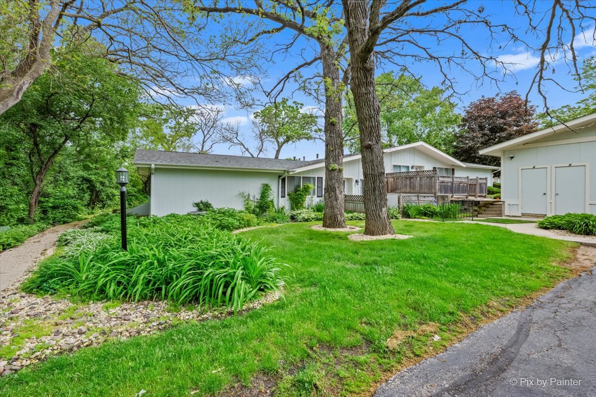 915 Royal Drive #A3, McHenry, IL 60050