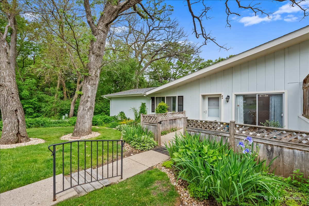 915 Royal Drive #A3, McHenry, IL 60050