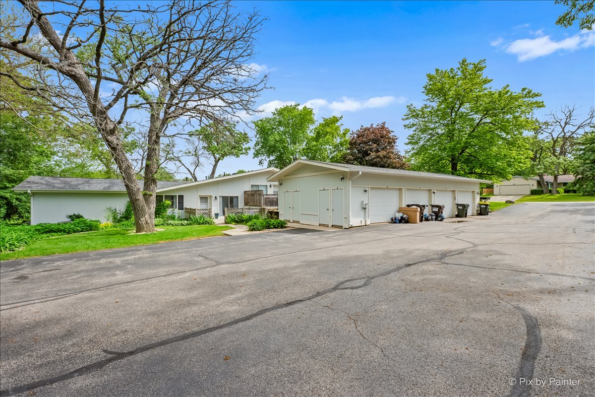 915 Royal Drive #A3, McHenry, IL 60050