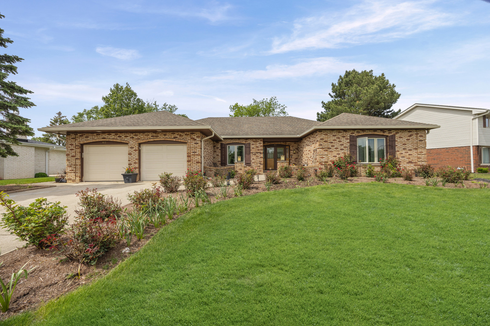 412 Stratford Lane, Willowbrook, IL 60527