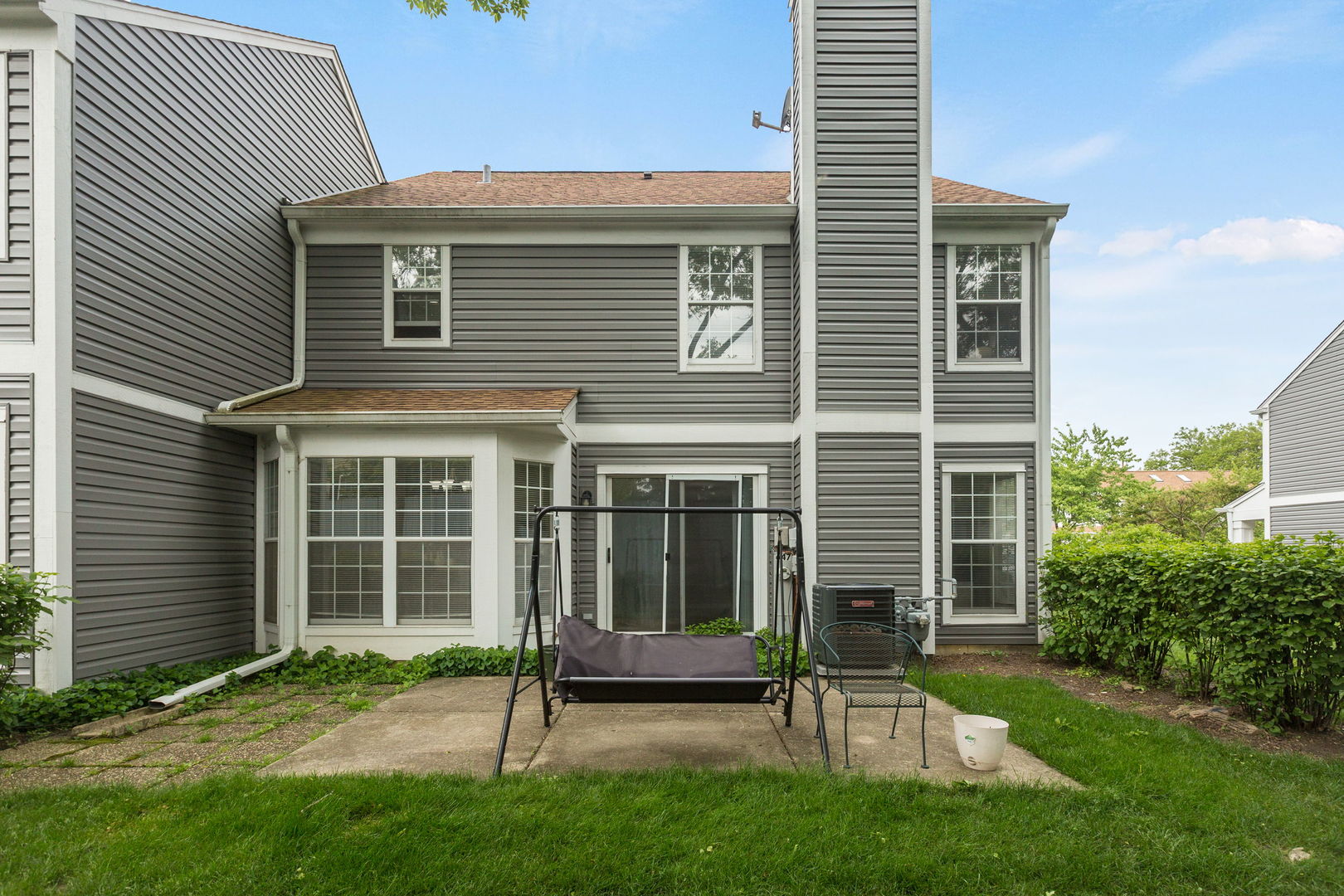 647 N Charter Hall Drive, Palatine, IL 60067