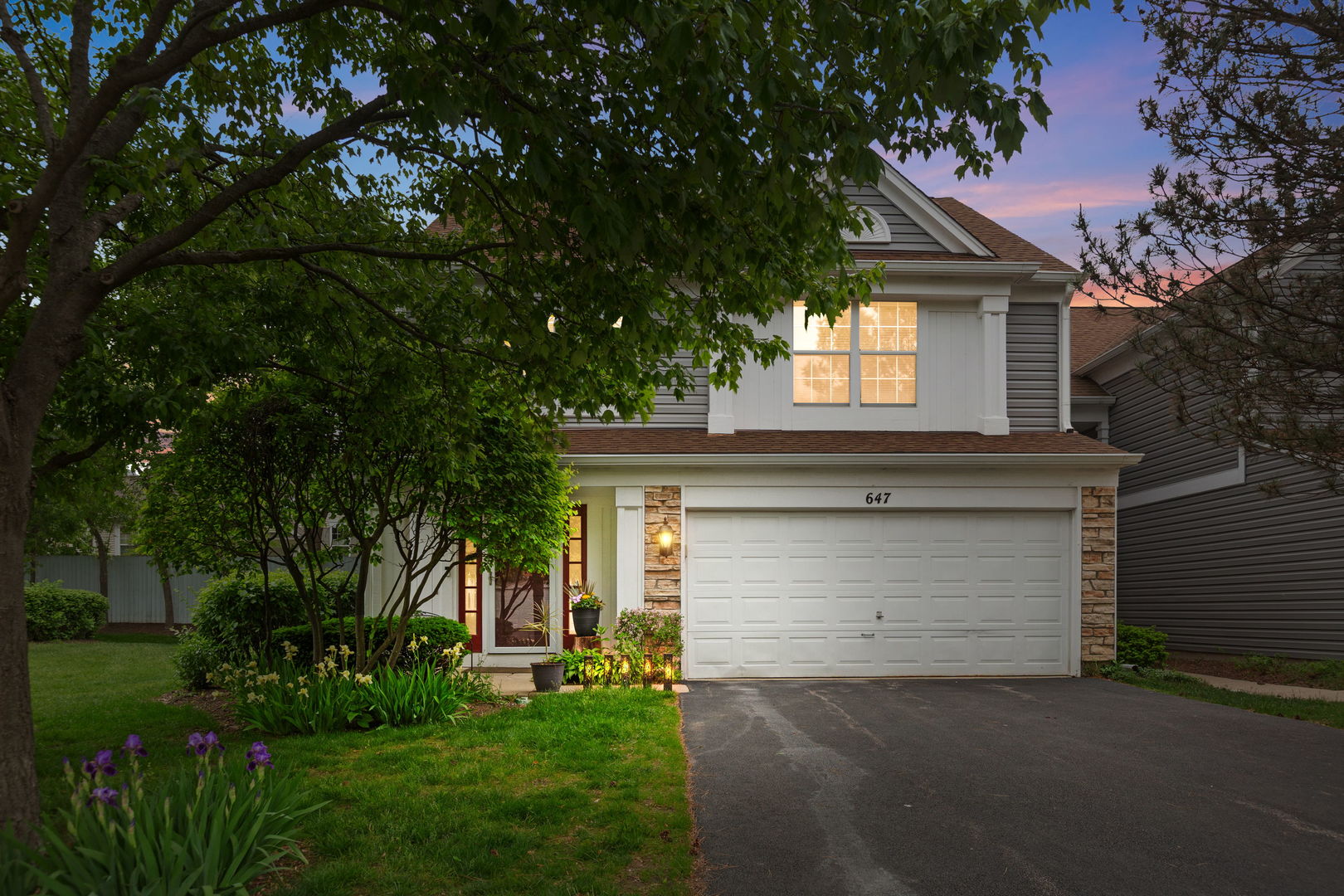 647 N Charter Hall Drive, Palatine, IL 60067
