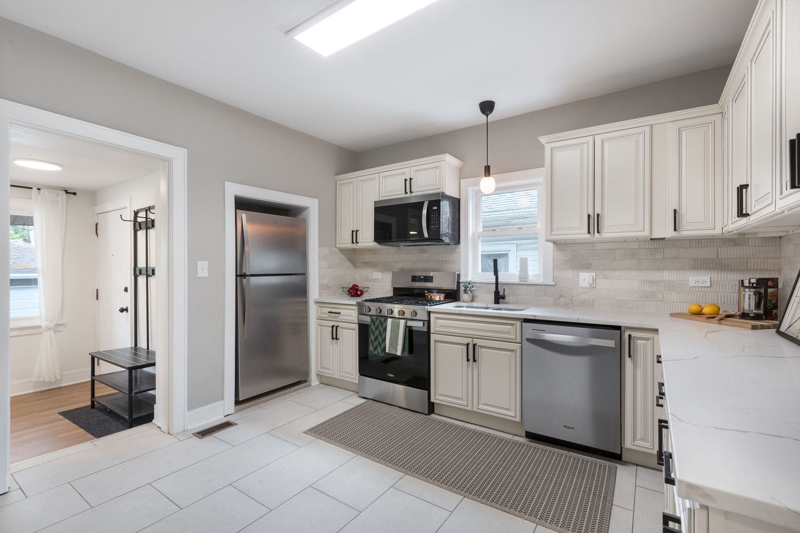 1929 S 3rd Avenue, Maywood, IL 60153