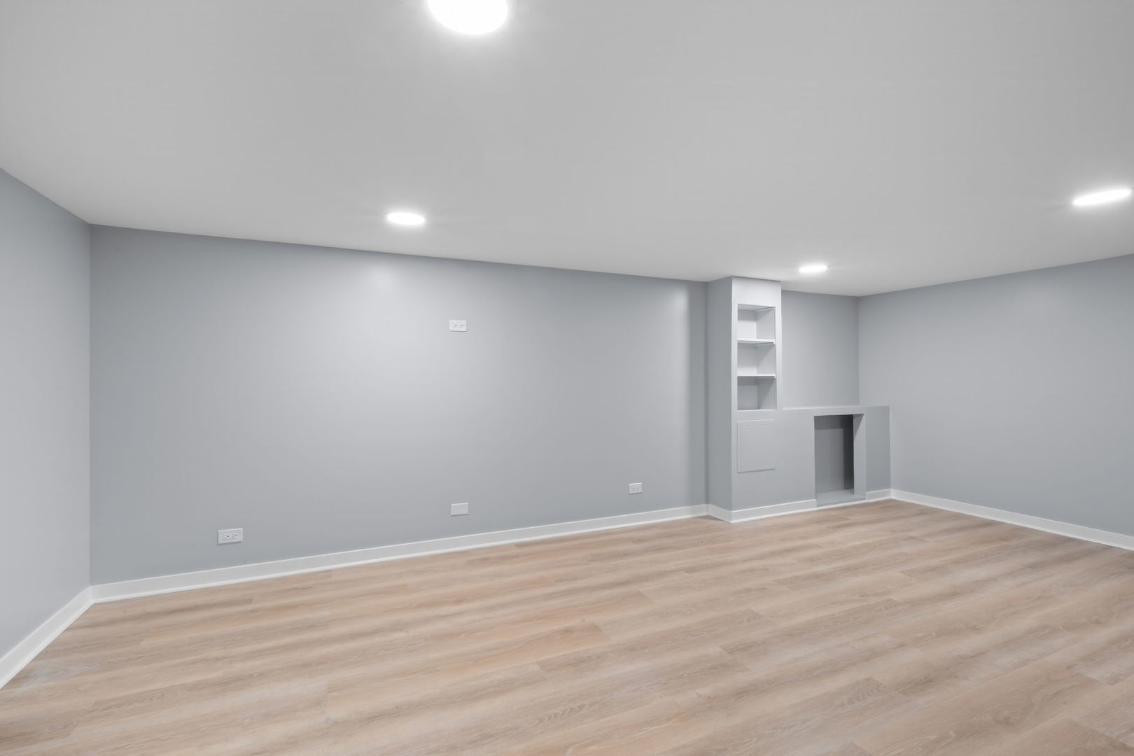 6207 W Eastwood Avenue, Chicago, IL 60630