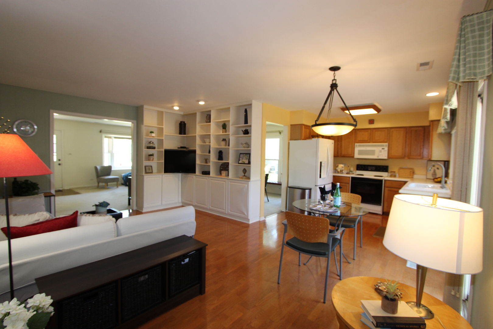 206 E Cunningham Drive, Palatine, IL 60067