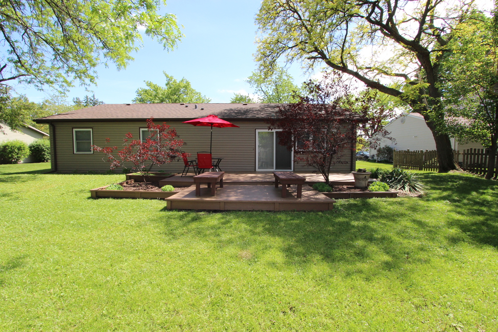 206 E Cunningham Drive, Palatine, IL 60067