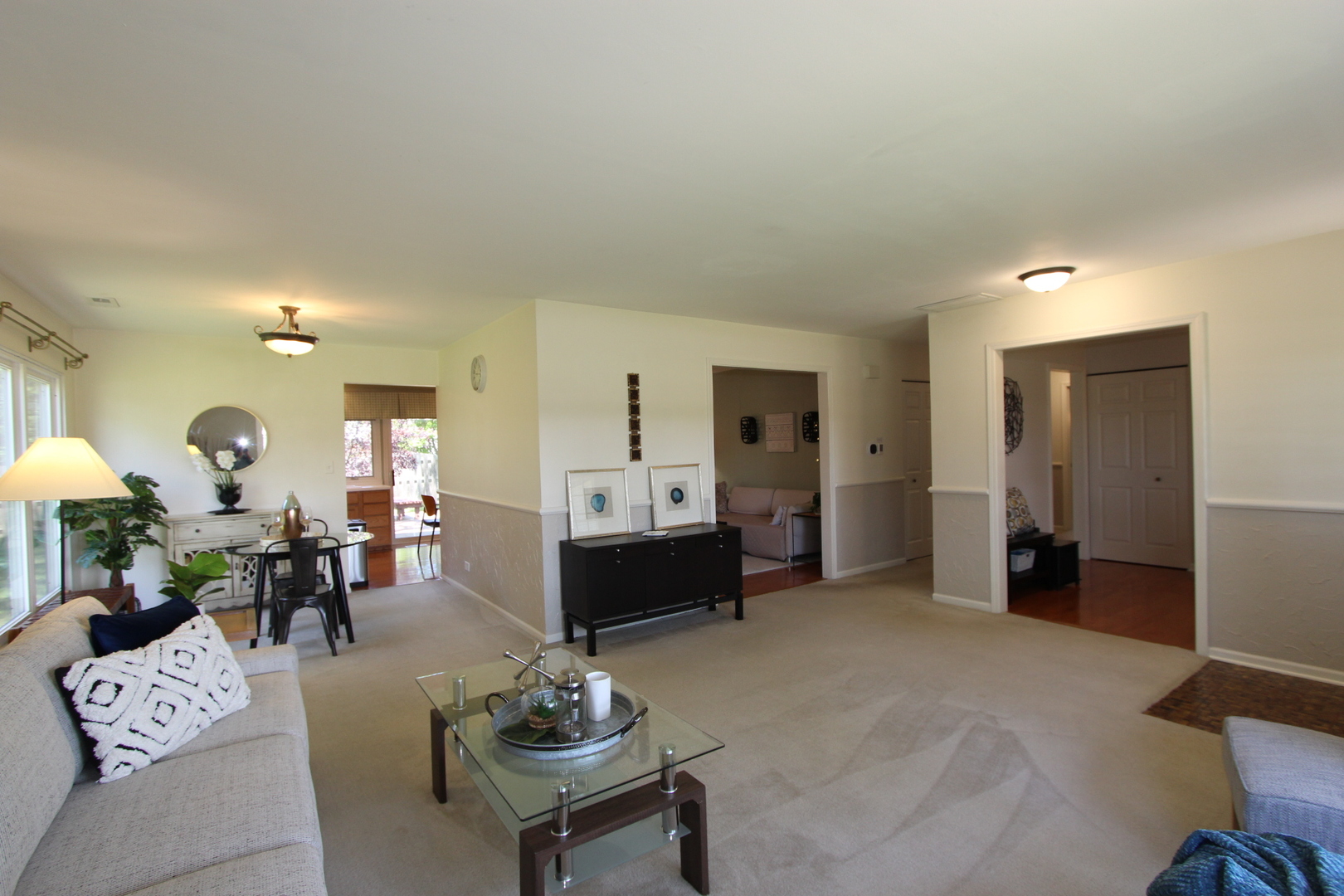 206 E Cunningham Drive, Palatine, IL 60067