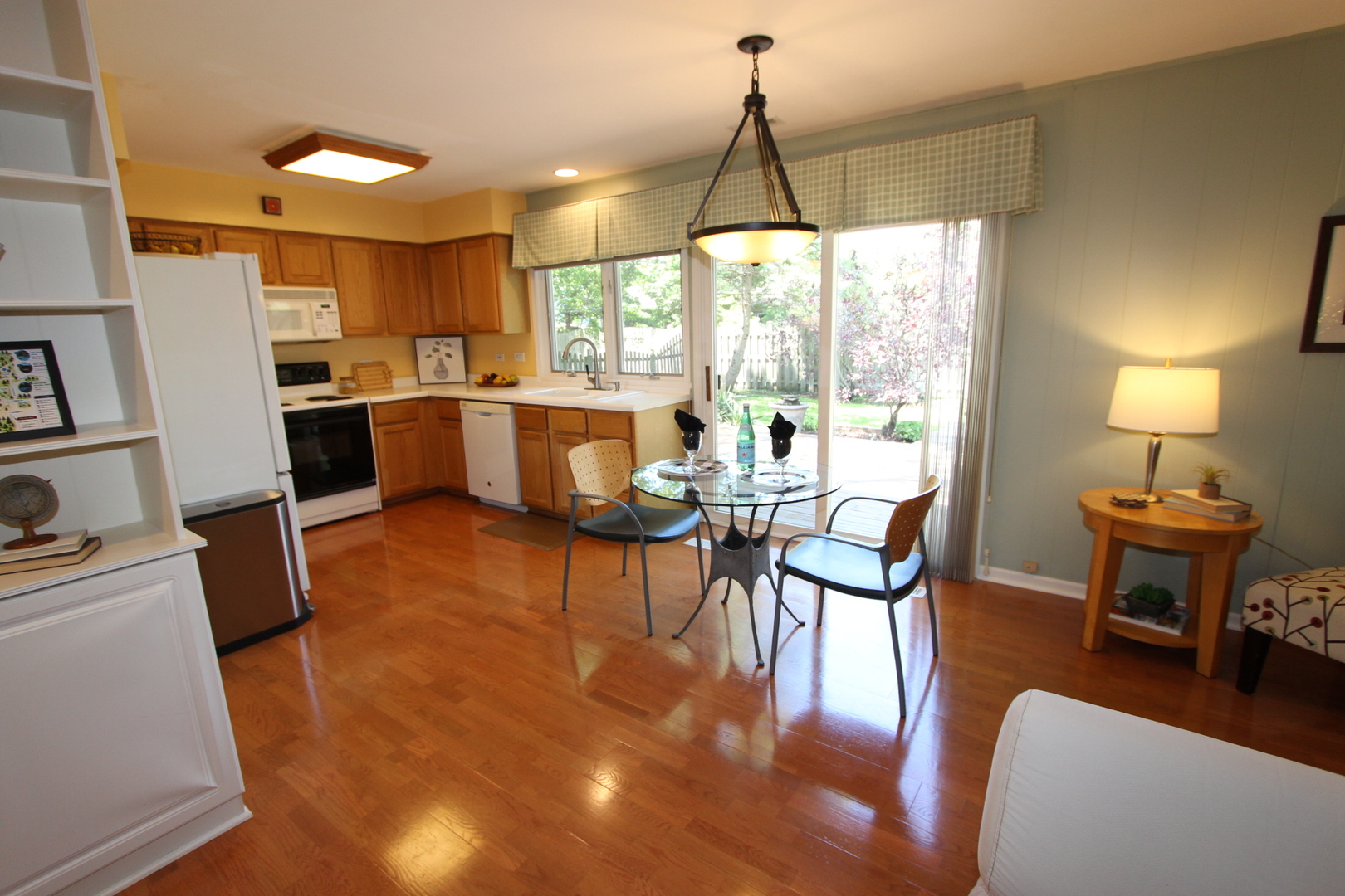 206 E Cunningham Drive, Palatine, IL 60067
