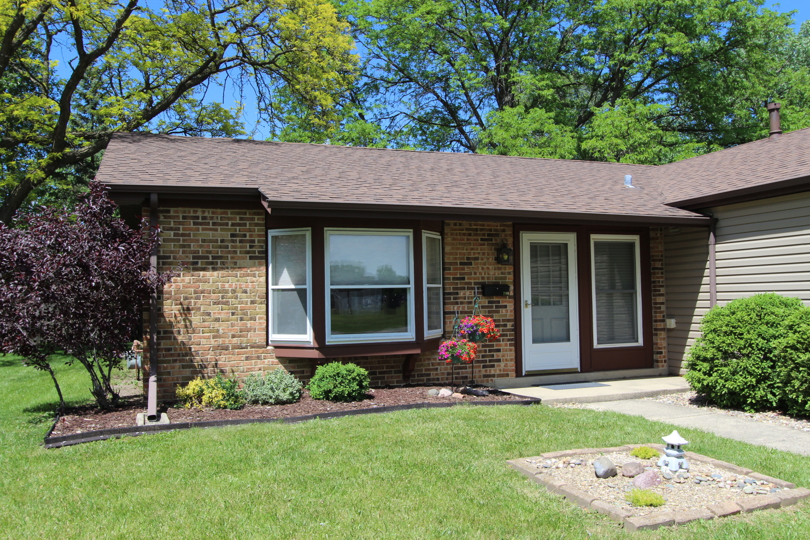 206 E Cunningham Drive, Palatine, IL 60067