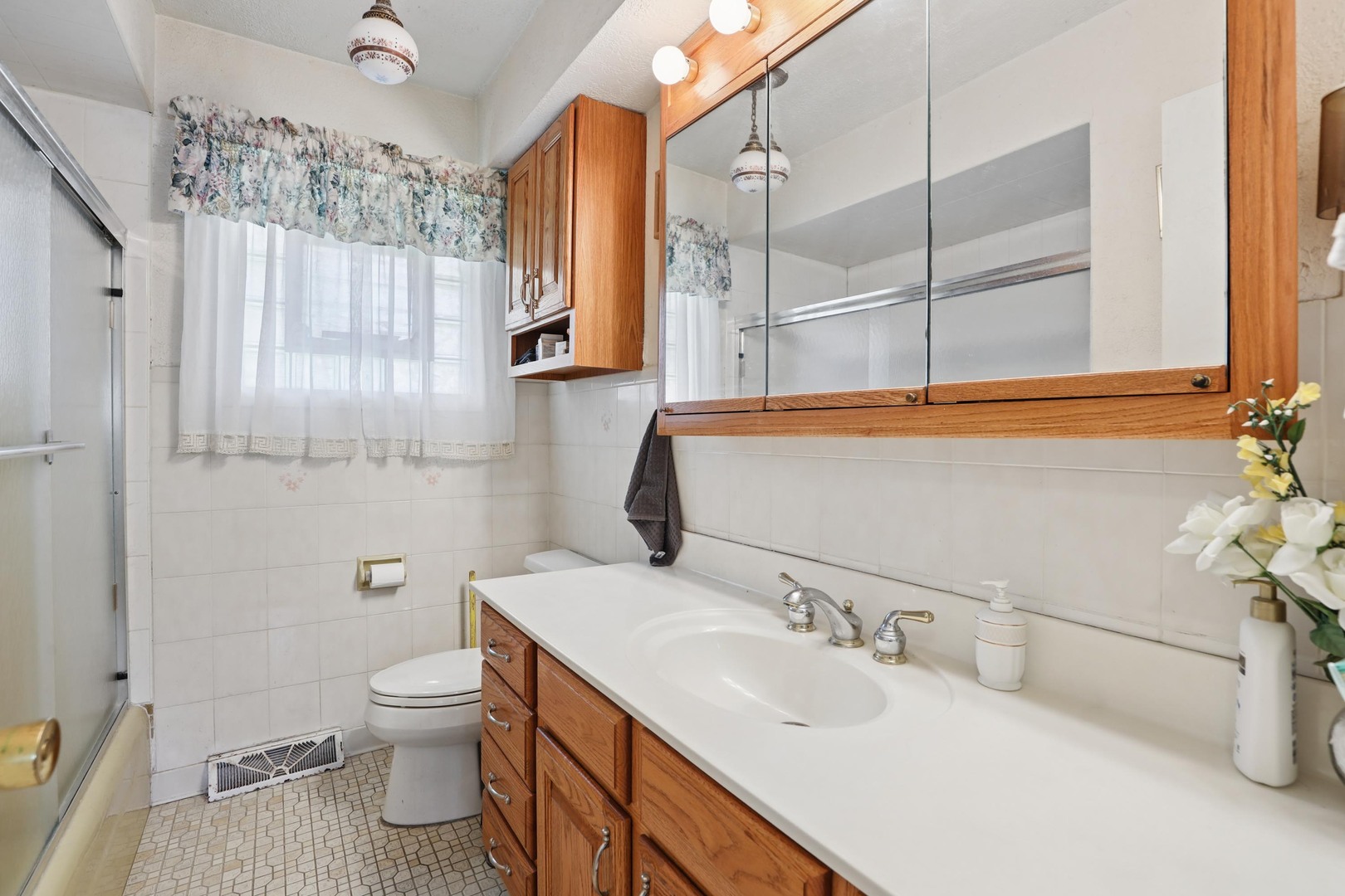 2N160 Fairfield Avenue, Lombard, IL 60148
