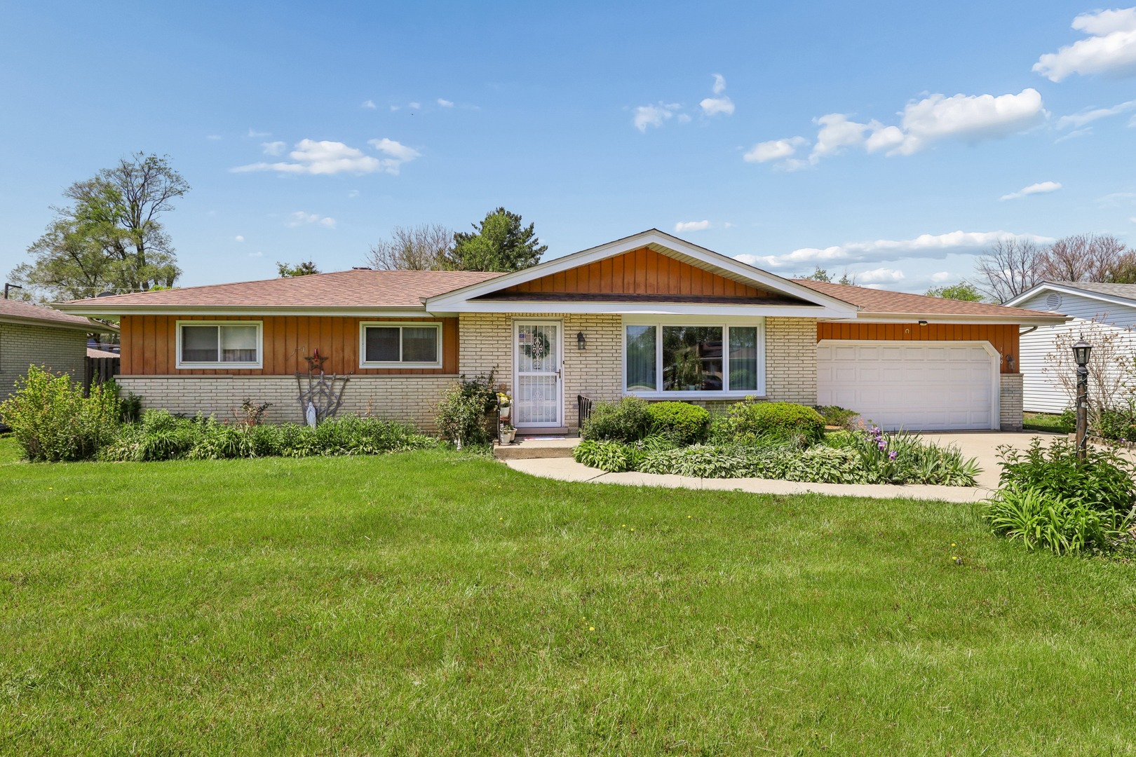 2N160 Fairfield Avenue, Lombard, IL 60148