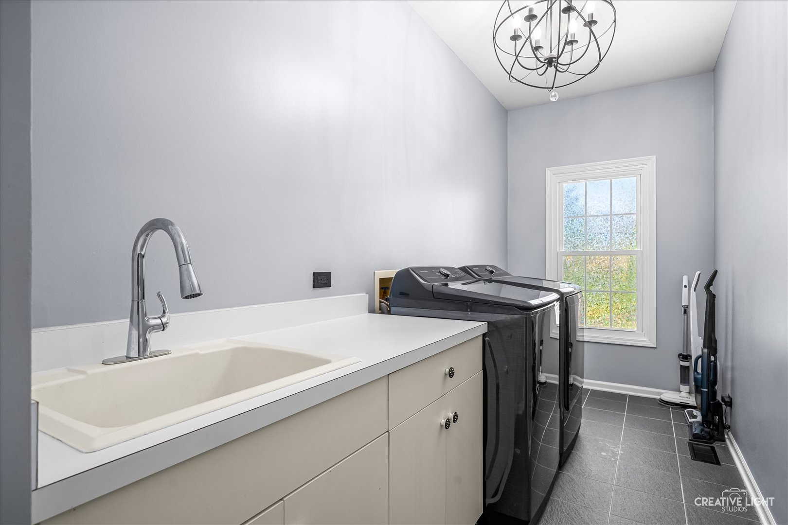 4303 Ariel Court, Naperville, IL 60564