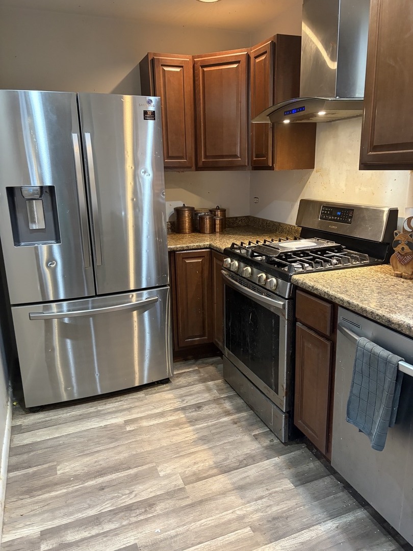 2130 Hawthorne Lane, Waukegan, IL 60087