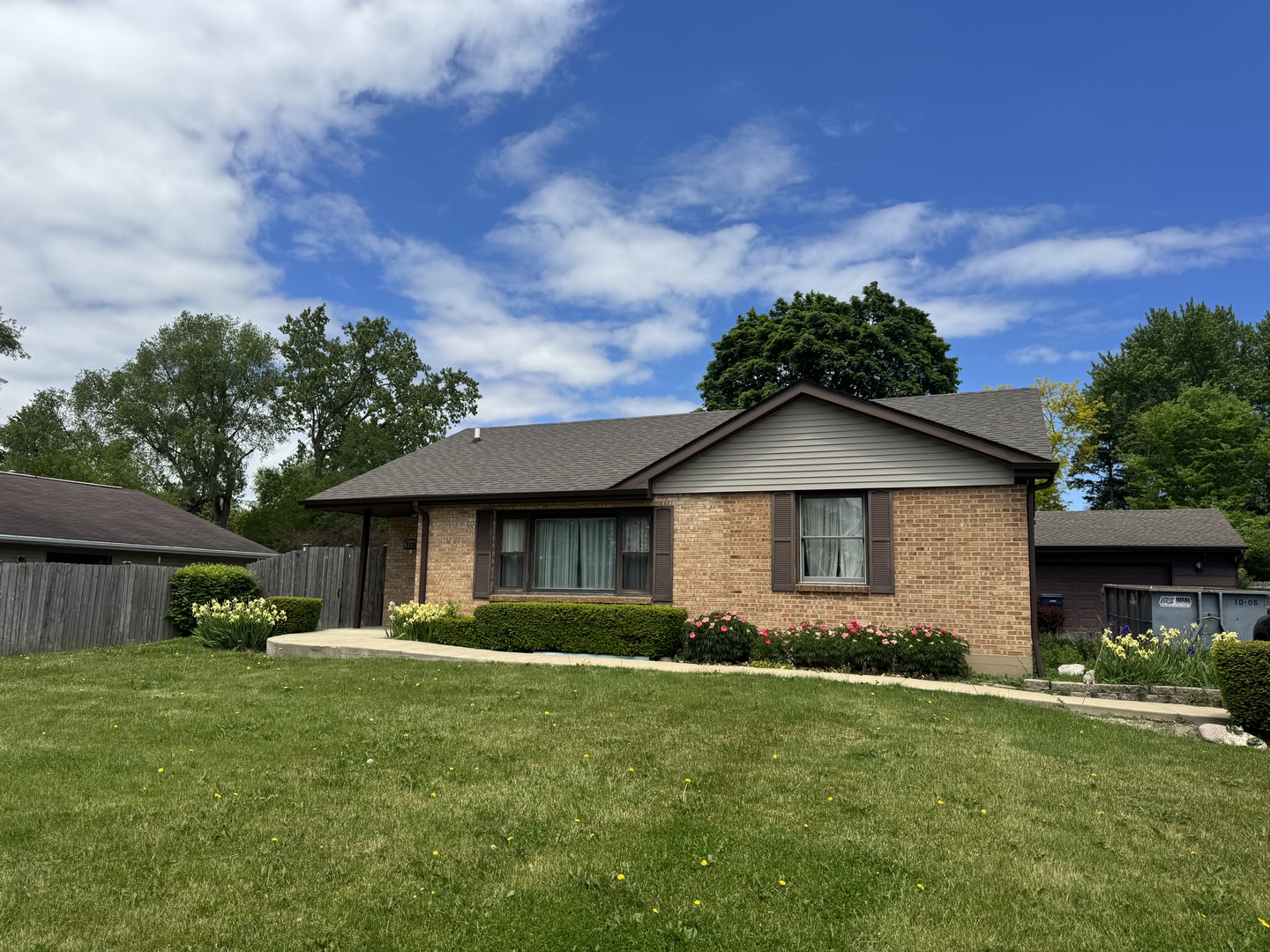2130 Hawthorne Lane, Waukegan, IL 60087