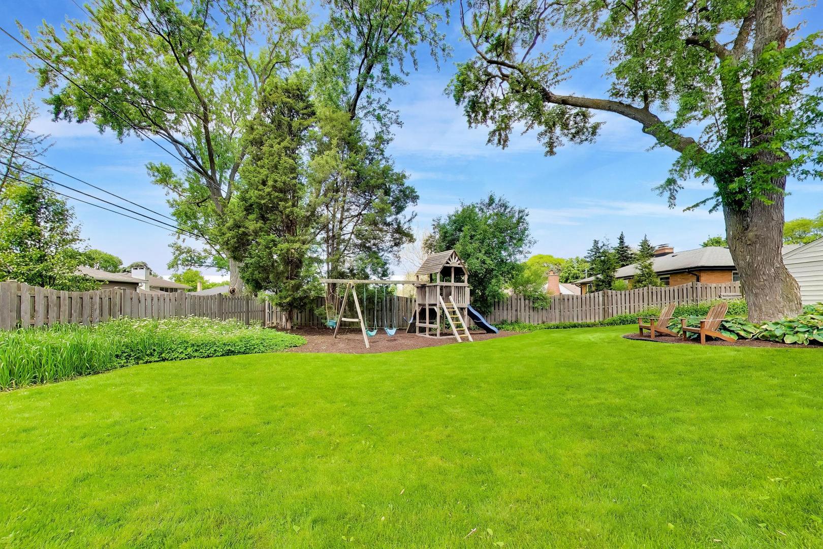 5340 Wolf Road, Western Springs, IL 60558