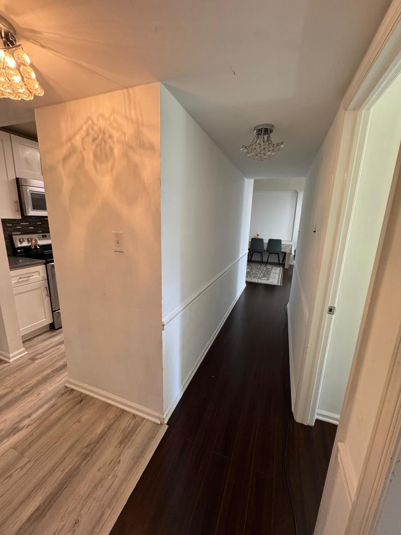 920 Beau Drive #207, Des Plaines, IL 60016