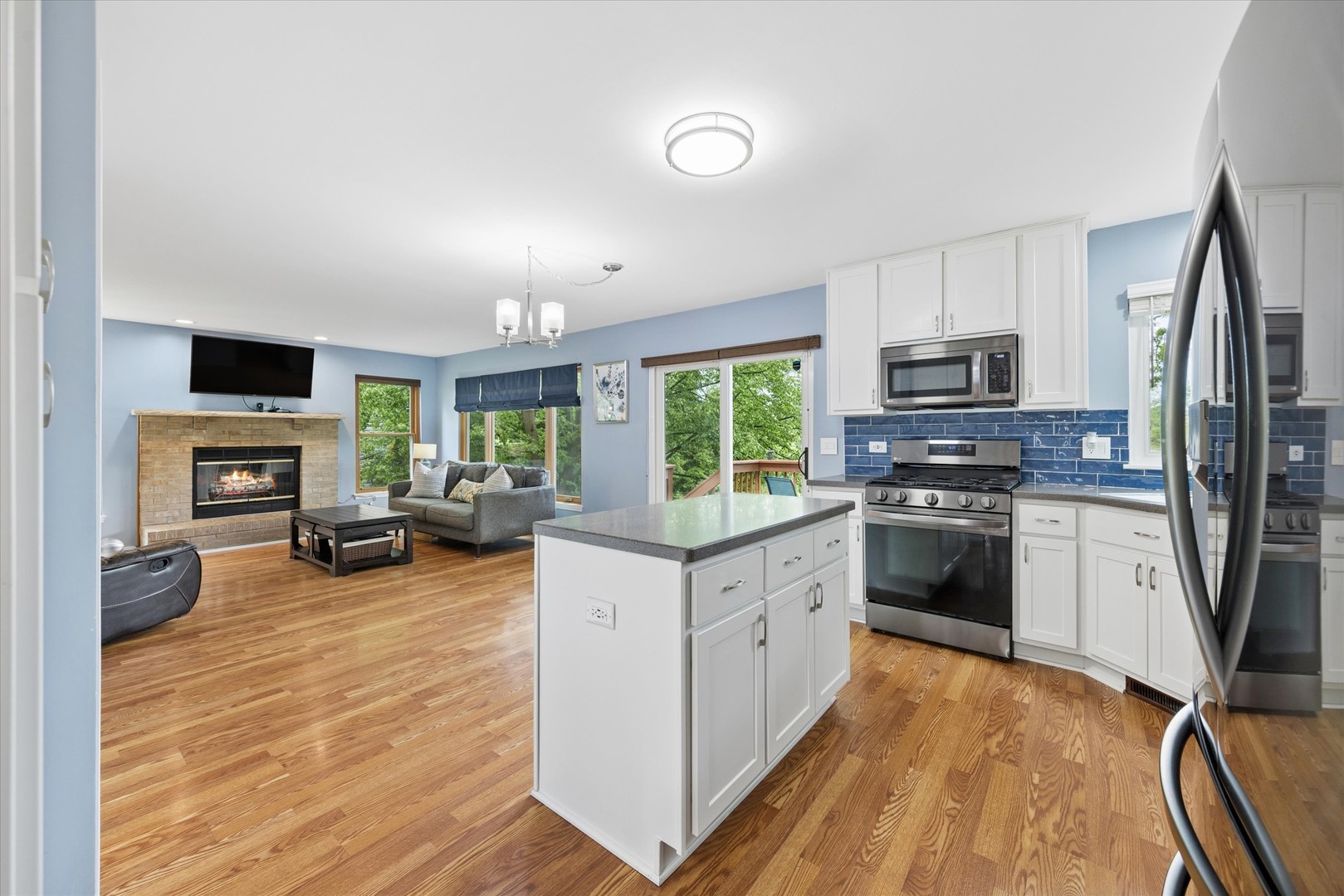2725 Miller Road, Geneva, IL 60134