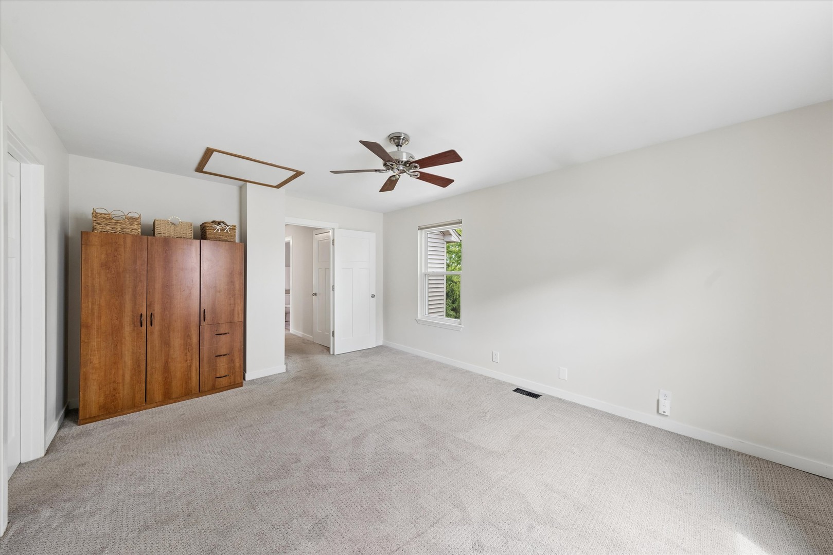 2725 Miller Road, Geneva, IL 60134