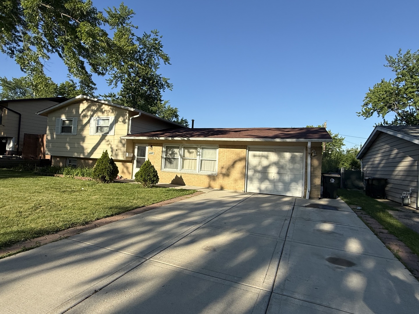 7127 Glenwood Lane, Hanover Park, IL 60133