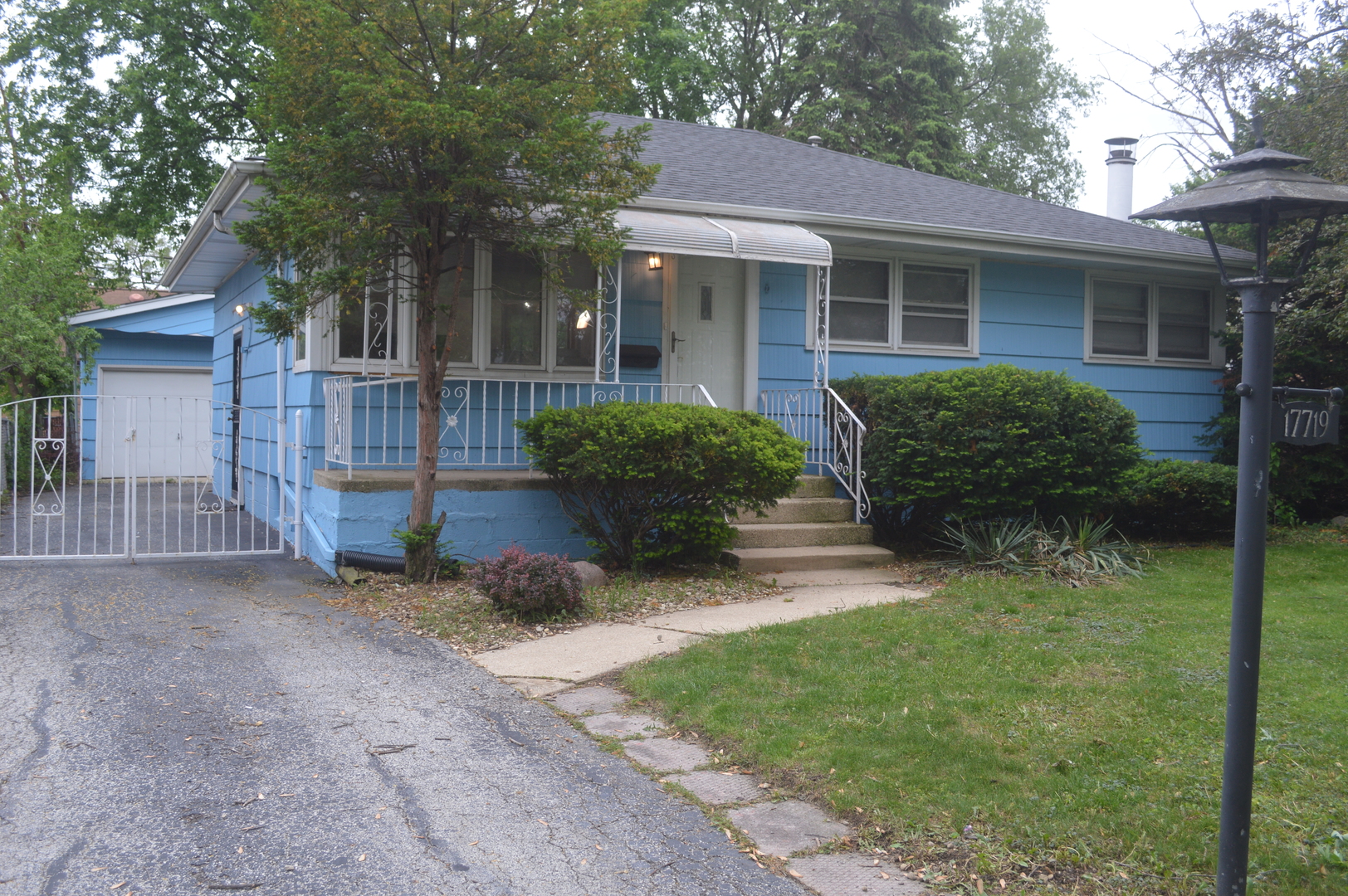 17719 Burnham Avenue, Lansing, IL 60438
