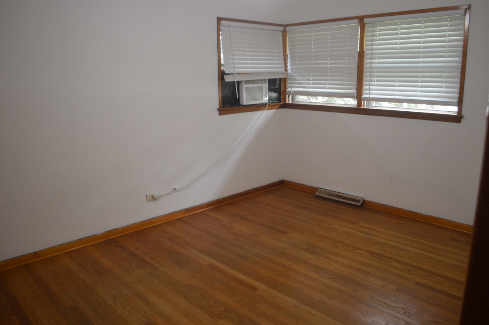 17719 Burnham Avenue, Lansing, IL 60438