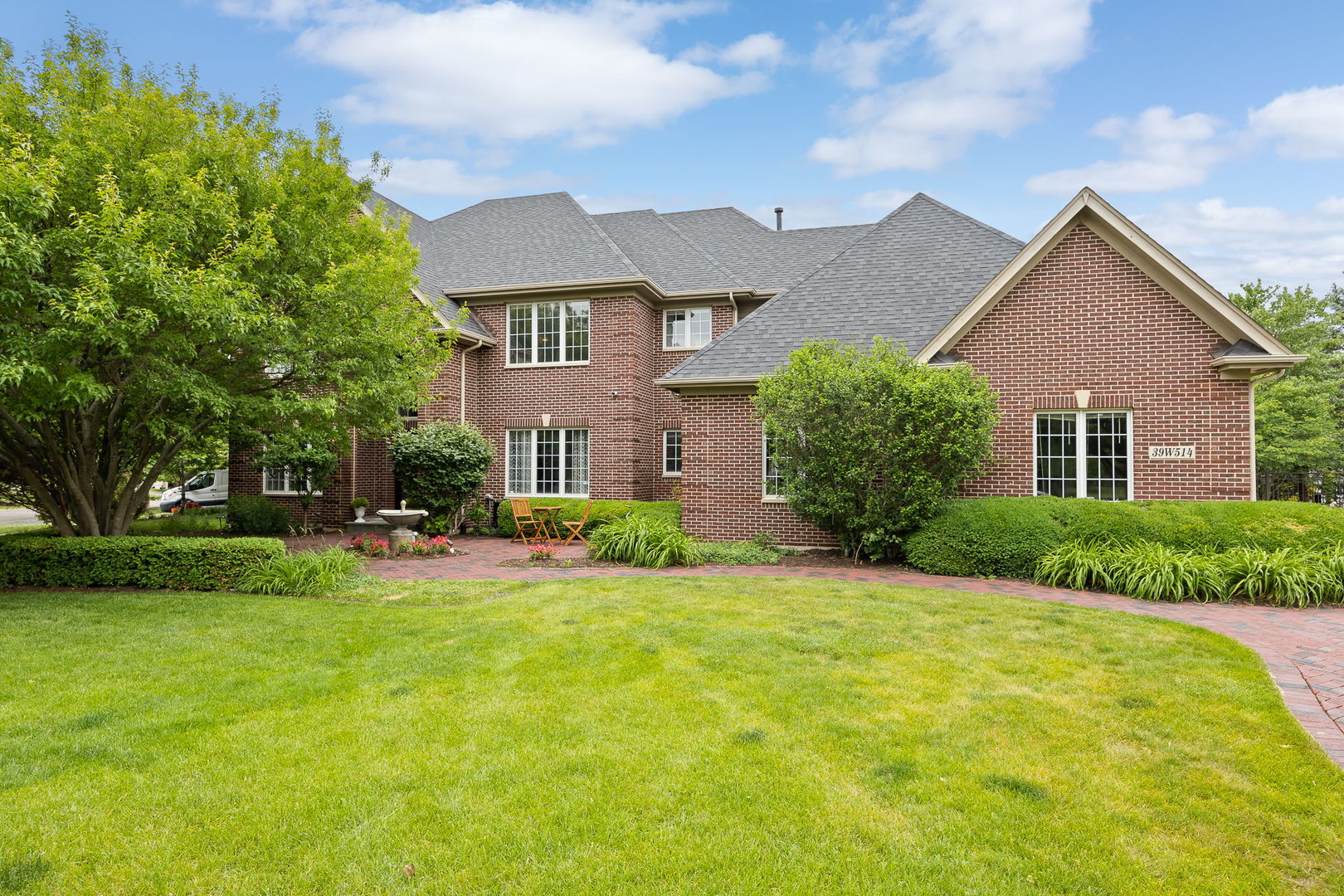 39W514 Bealer Circle, Geneva, IL 60134