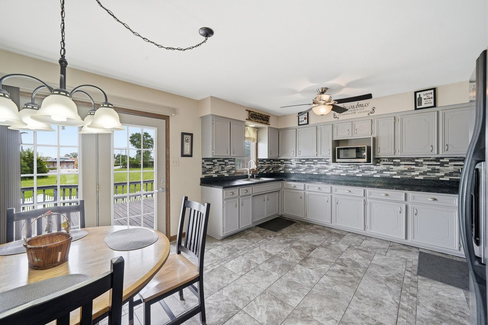 14807 Becky Court, Oak Forest, IL 60452